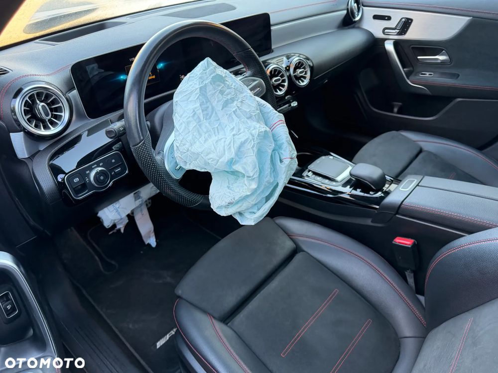 Mercedes-Benz CLA - 9