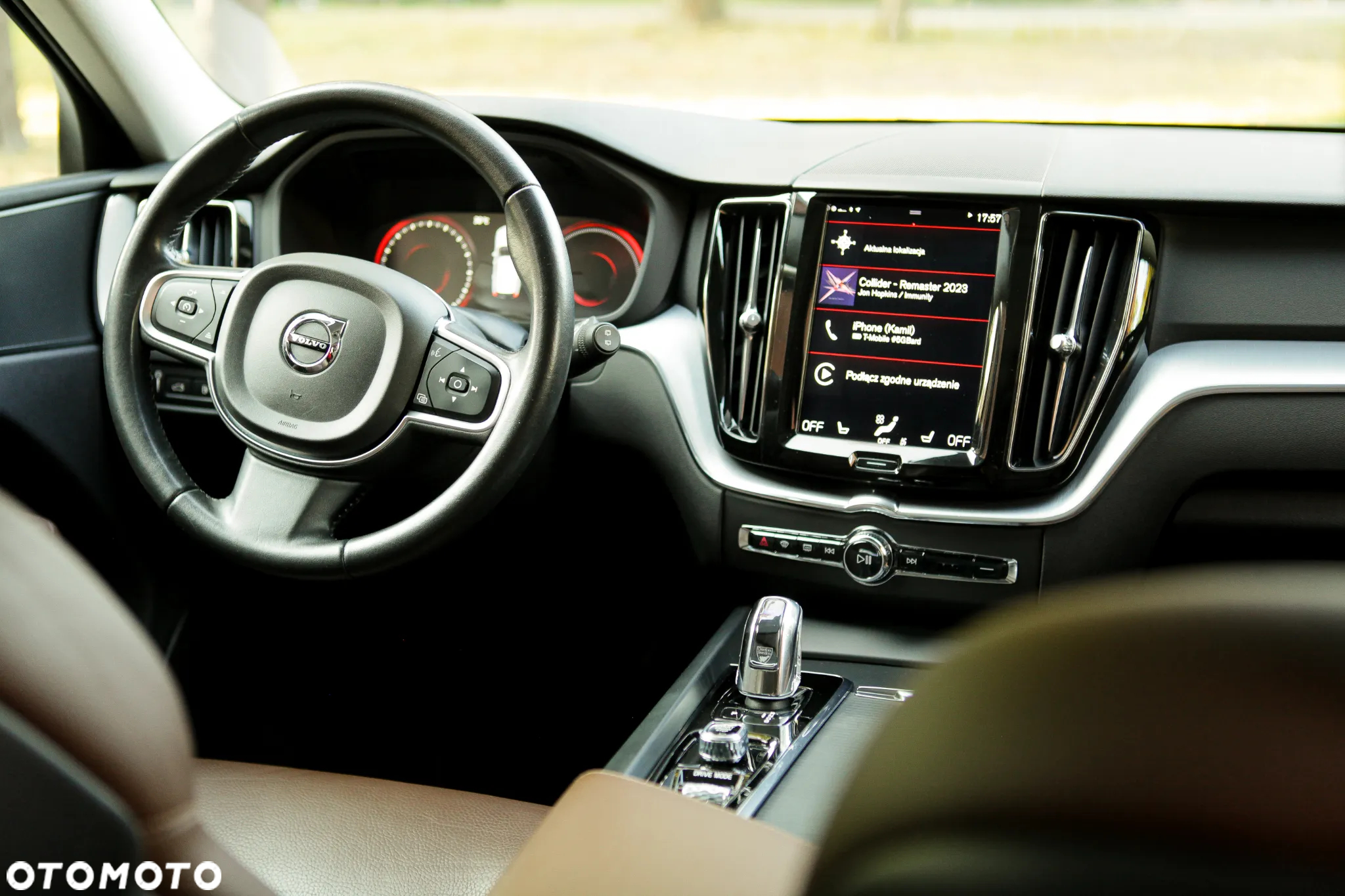 Volvo XC 60 T8 AWD Plug-In Hybrid Momentum Pro - 35