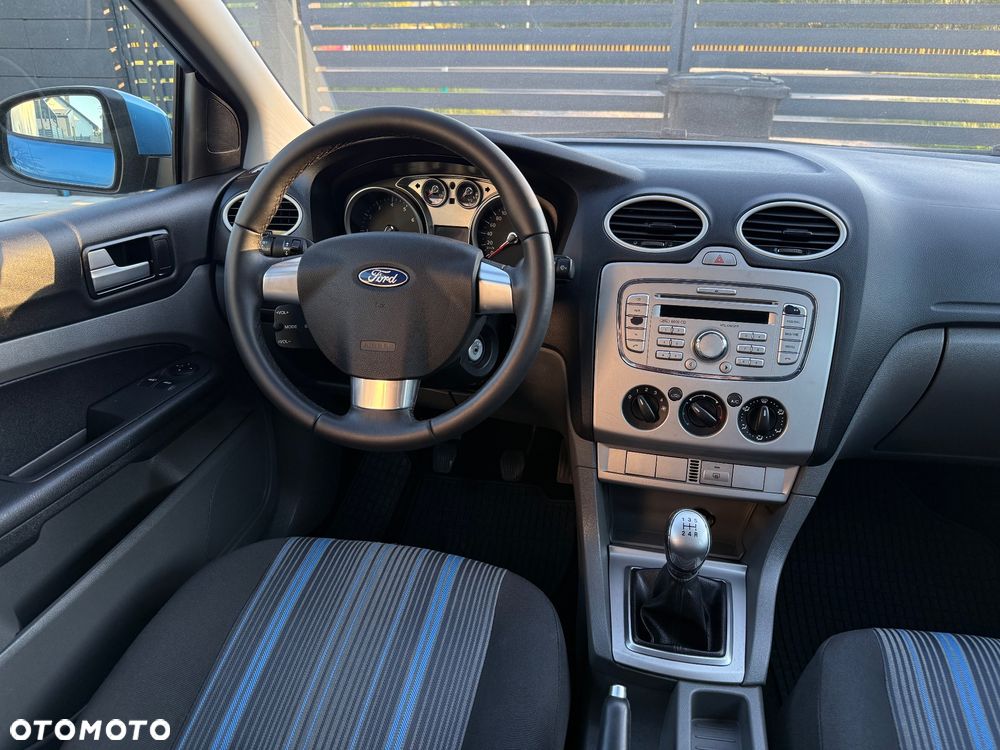 Ford Focus 1.6 16V Style - 14