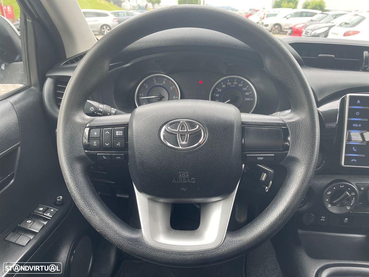 Toyota Hilux 2.4 D-4D 4WD CD CM - 13