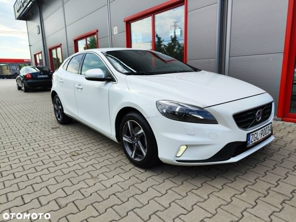 Volvo V40 D2 Drive-E R-Design Momentum - 14
