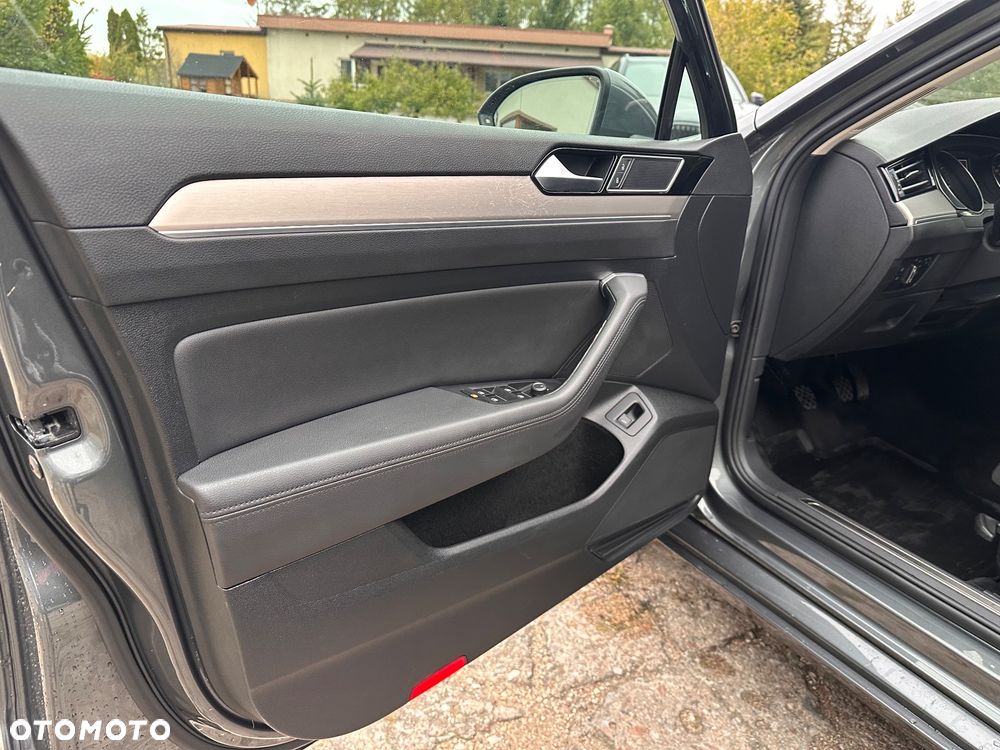 Volkswagen Passat - 14
