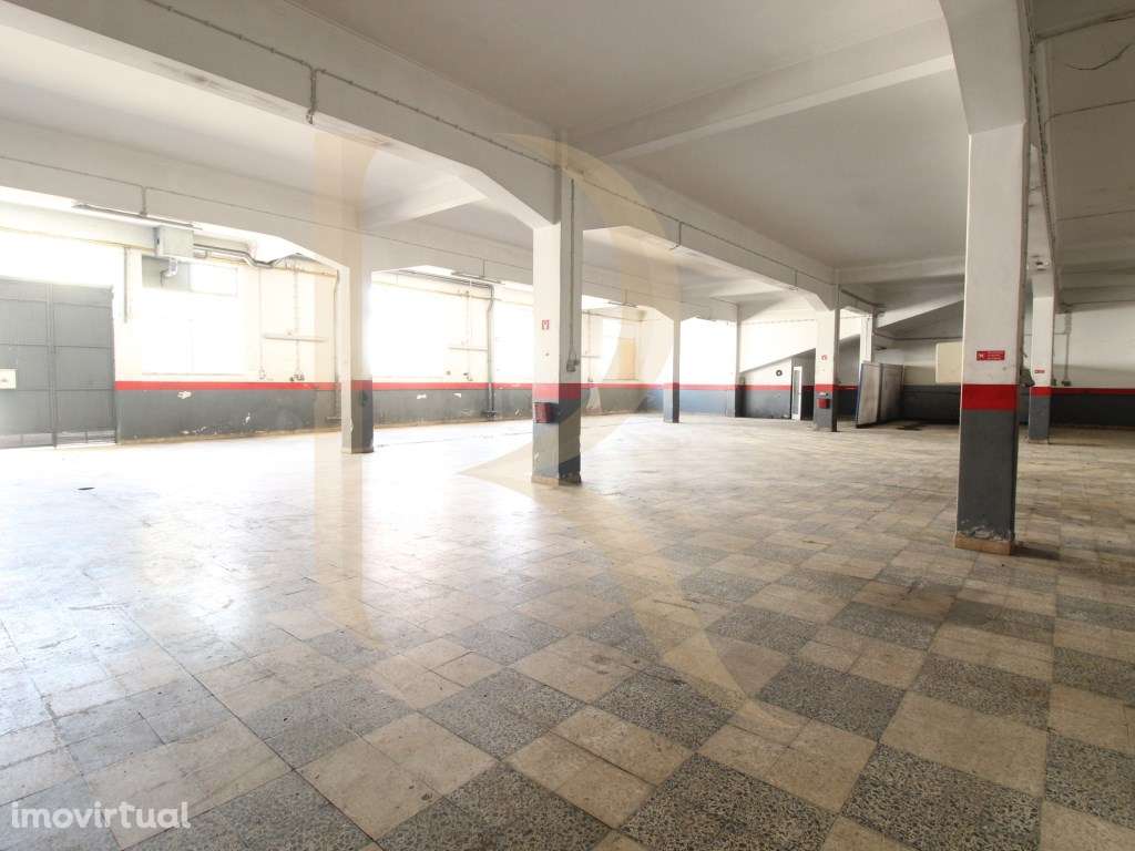 Armazém na Cruz de Pau - Seixal - Grande imagem: 3/5