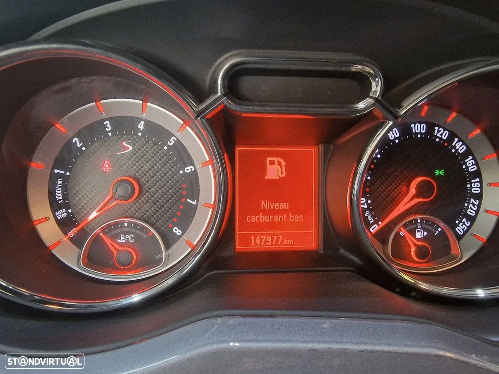 Opel Adam 1.4 Turbo Rocks S - 12
