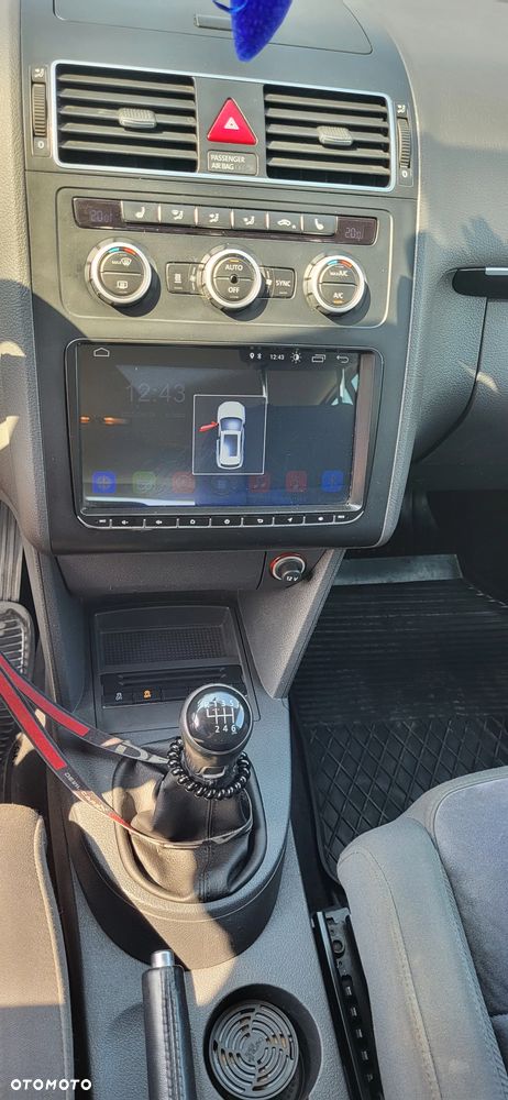 Volkswagen Touran 2.0 TDI DPF BlueMotion Technology Comfortline - 5
