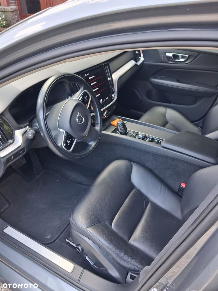 Volvo V60 B3 B Essential - 16