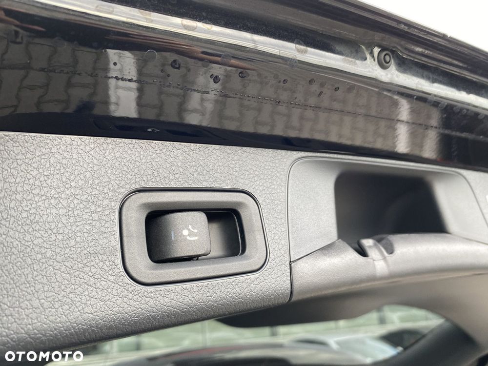 Mercedes-Benz GLB - 29