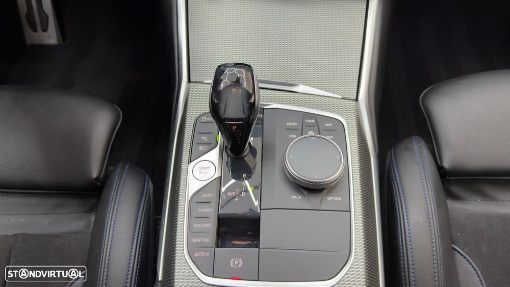 BMW 330 e Pack Desportivo M Pro Auto - 30