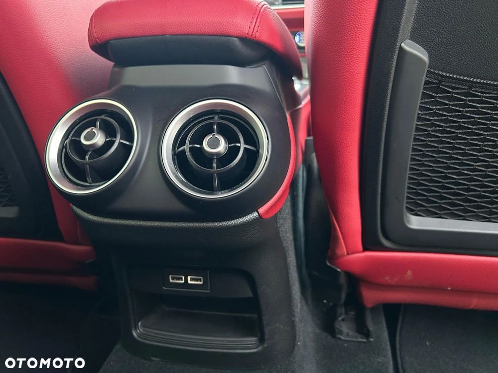 Alfa Romeo Stelvio 2.0 Turbo 16V AT8-Q4 Ti - 22