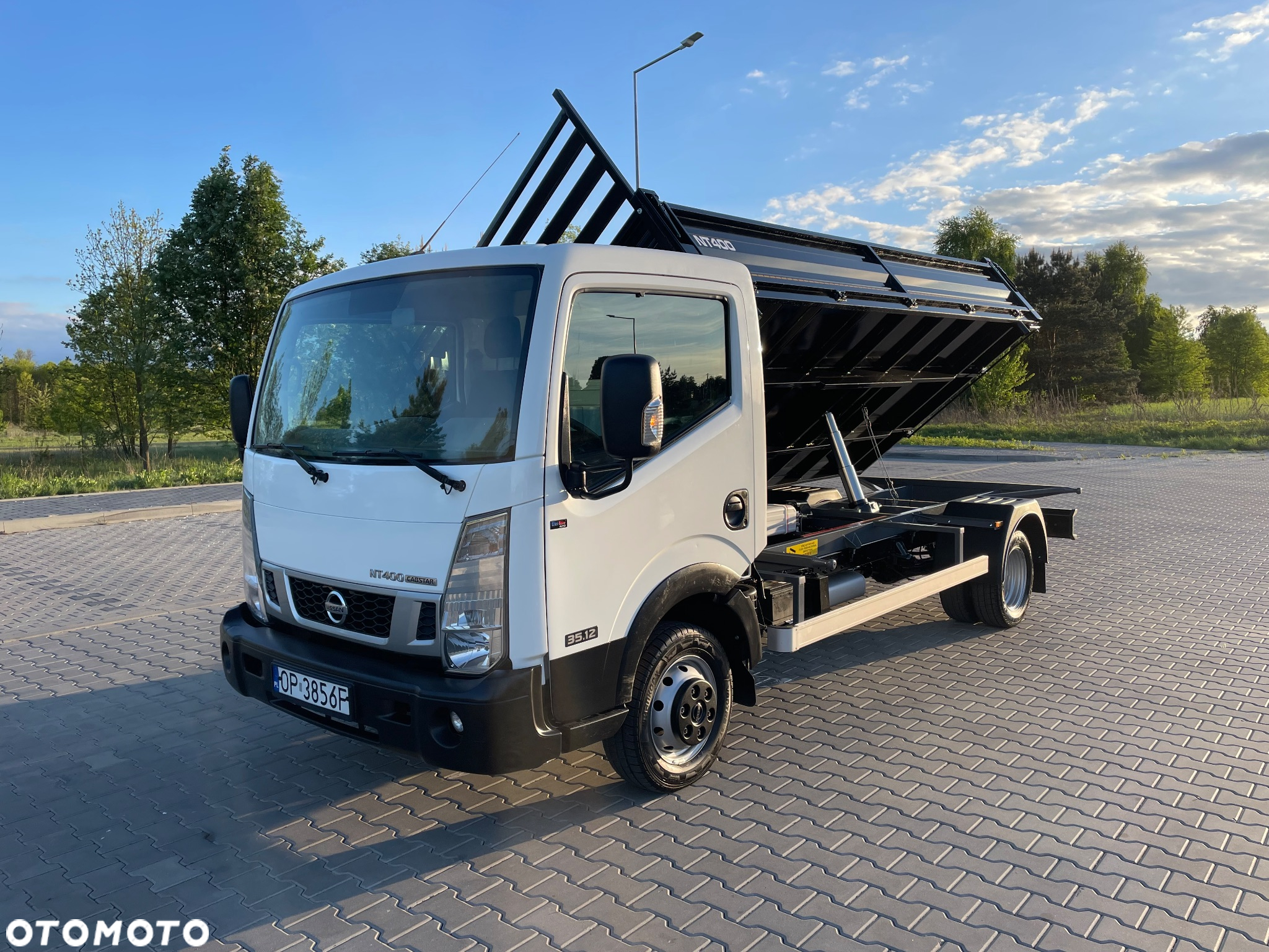 Nissan Cabstar - 3