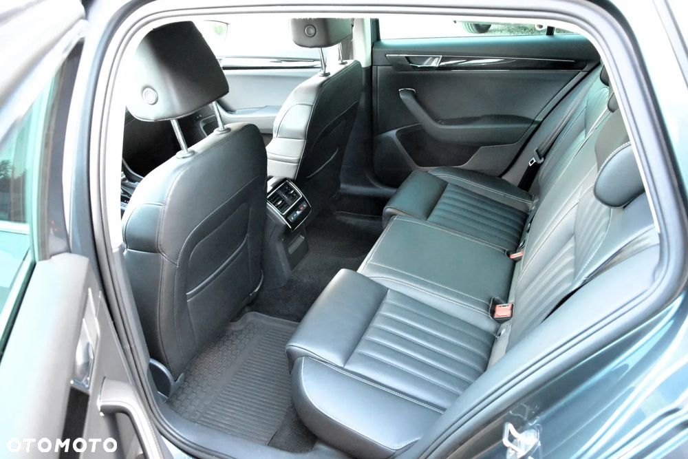 Skoda Superb 2.0 TDI SCR L&K DSG - 35