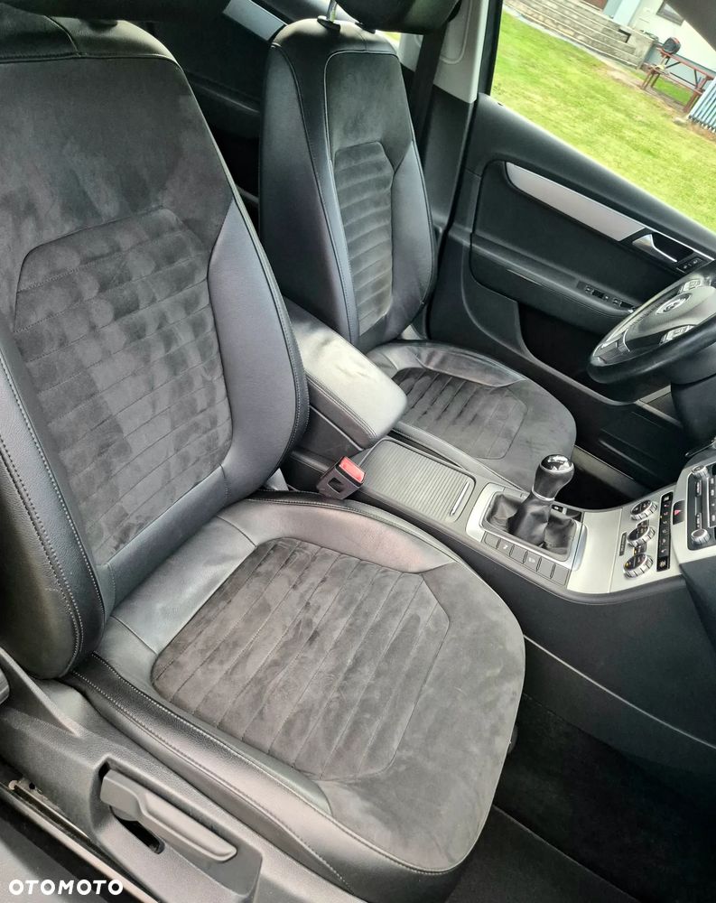 Volkswagen Passat 2.0 TDI Comfortline - 8