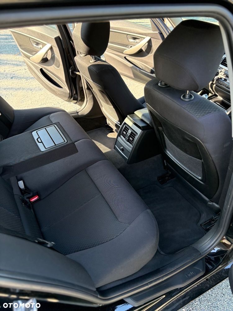 BMW Seria 3 318d - 14