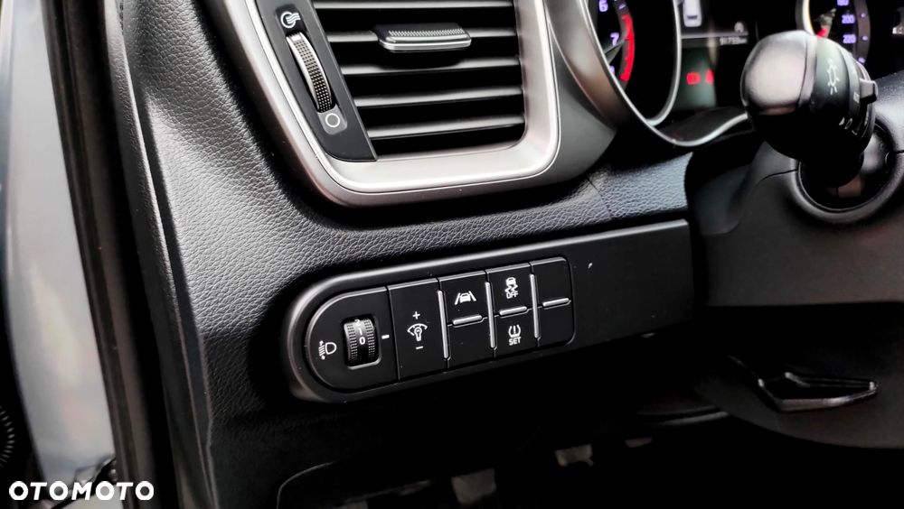 Kia Ceed 1.5 T-GDI M - 12