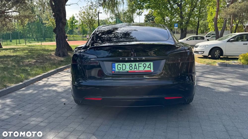 Tesla Model S - 2