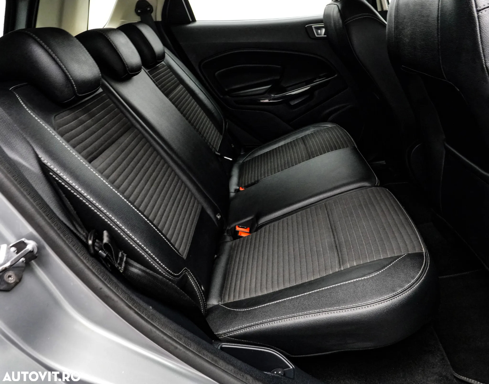 Ford EcoSport 1.0 EcoBoost Titanium - 17