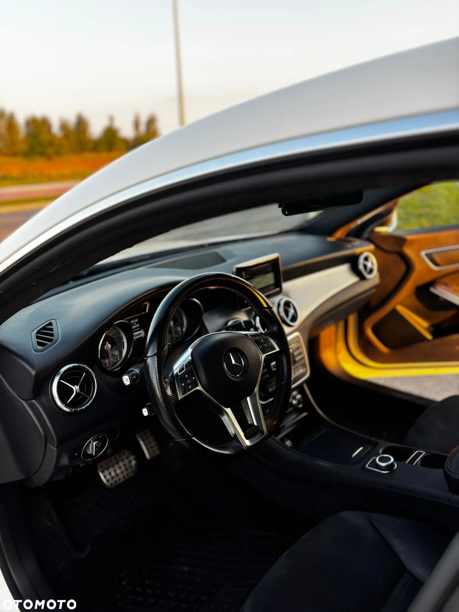 Mercedes-Benz CLA 180 7G-DCT AMG Line - 21