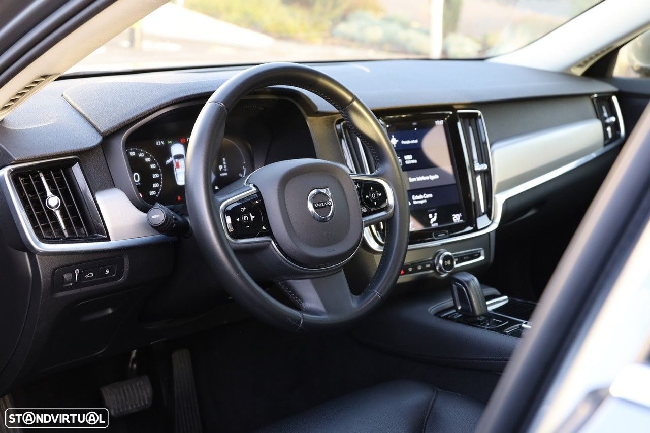 Volvo S90 2.0 T8 Momentum Plus AWD Geartronic - 12