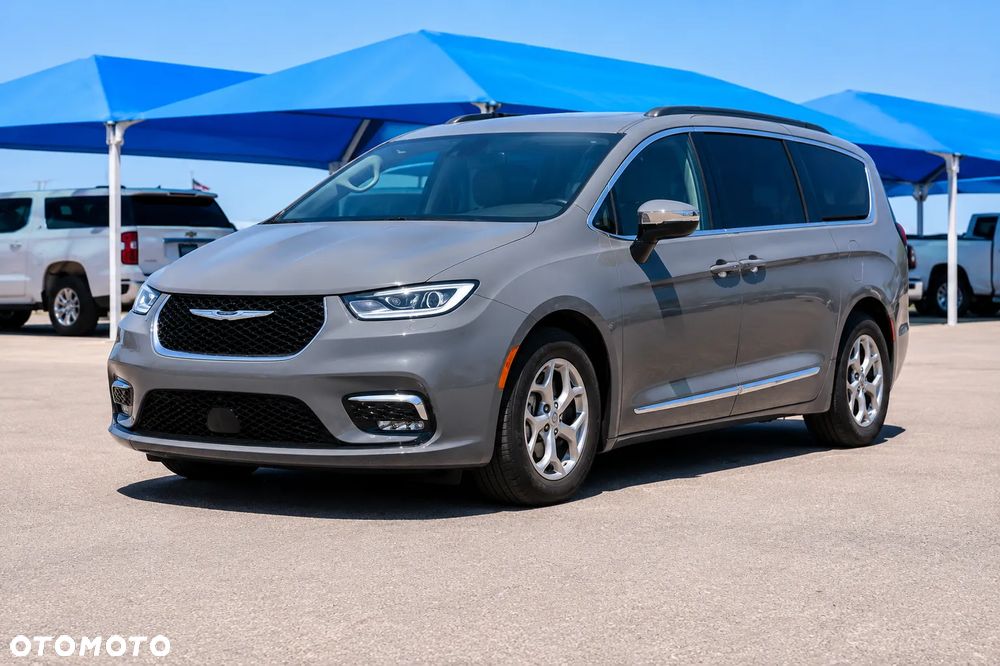 Chrysler Pacifica - 8