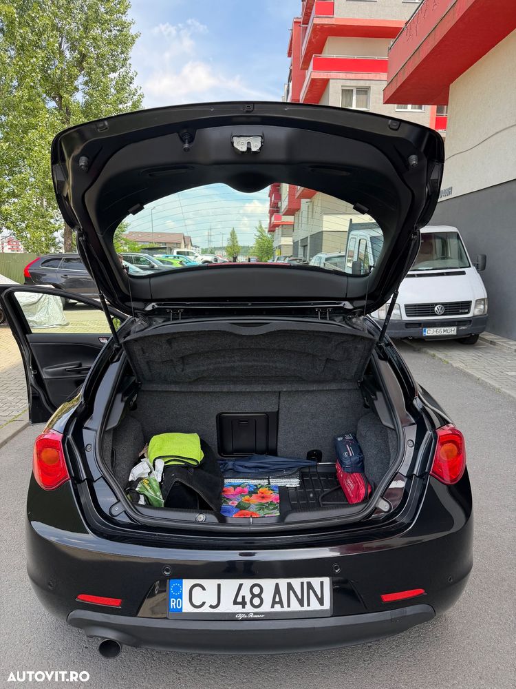Alfa Romeo Giulietta 1.4 T-Jet Distinctive - 16