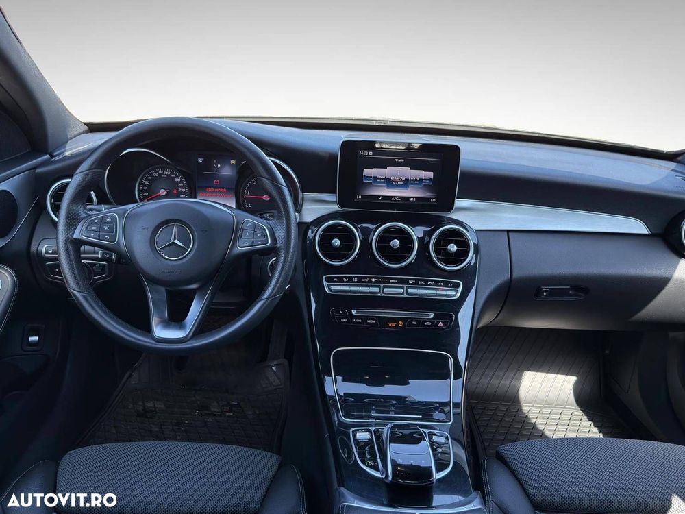 Mercedes-Benz C - 4