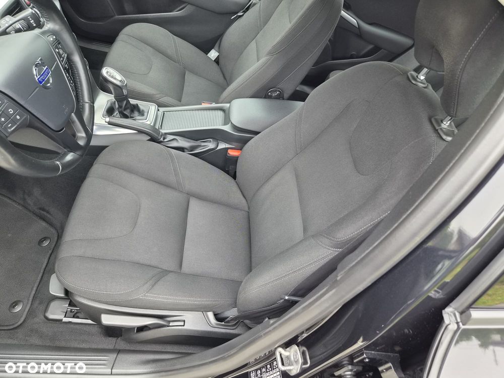 Volvo V40 D2 - 24