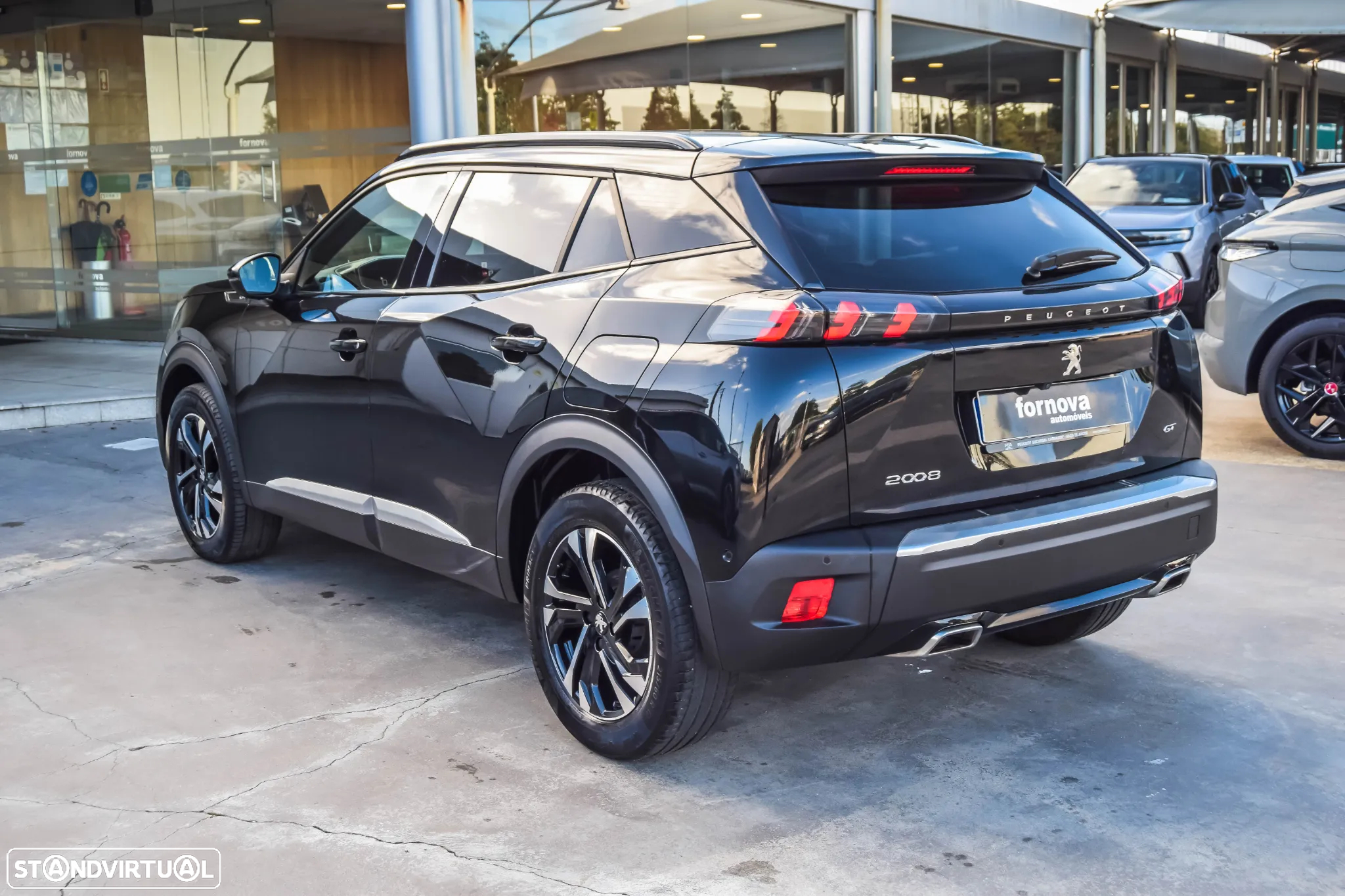Peugeot 2008 1.2 PureTech GT Line EAT8 - 6