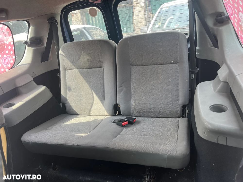 Dezmembrez Dacia Logan MCV 2007 albastru 1,5DCI Euro4 7 locuri - 8