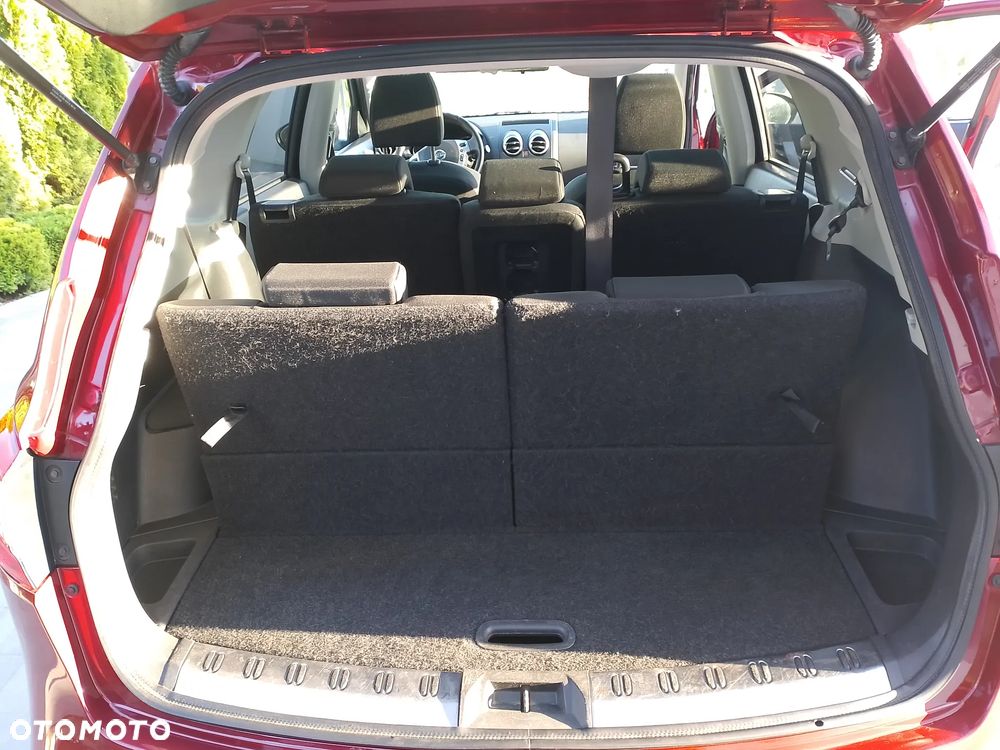 Nissan Qashqai+2 - 13