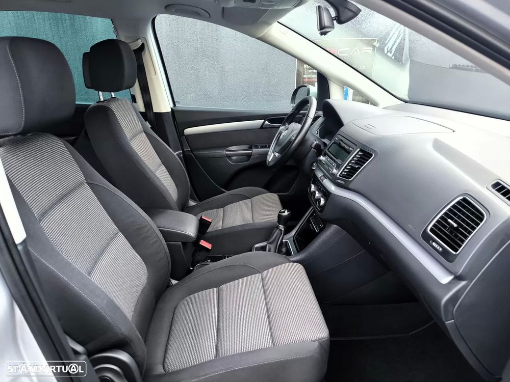VW Sharan 2.0 TDi Confortline - 25