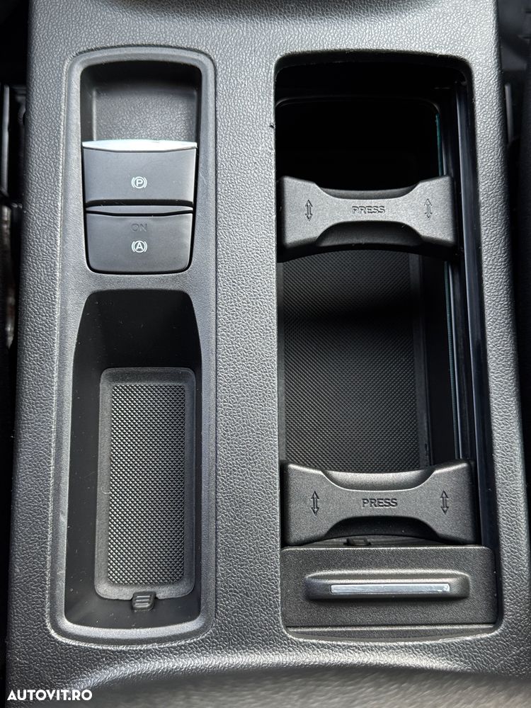 Ford Focus 1.5 EcoBlue Start-Stopp-System ST-LINE STYLE - 26