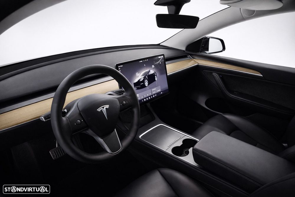 Tesla Model Y Standard RWD - 22