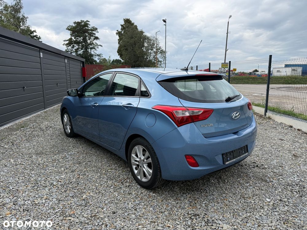 Hyundai i30 blue 1.6 GDI Passion - 5
