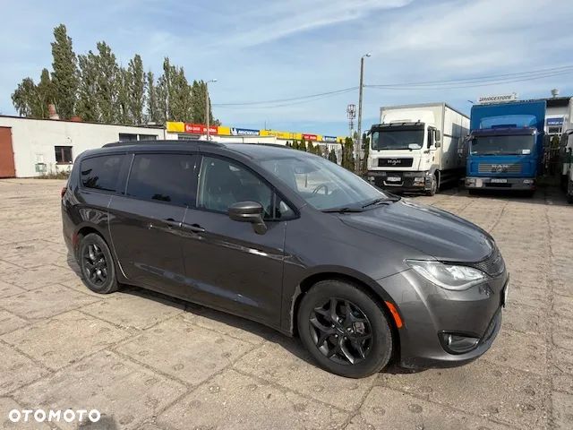 Chrysler Pacifica - 3