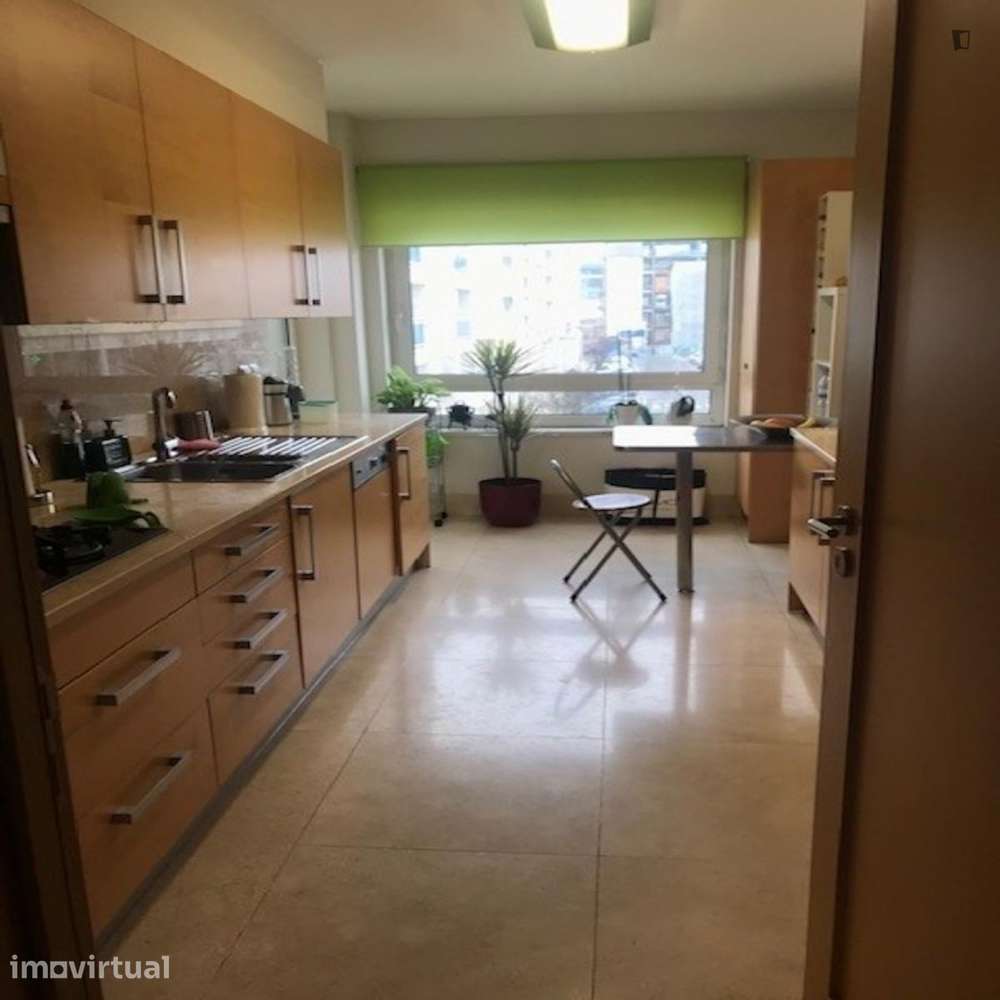 Quarto - localizado em Oeiras Lisbon - Grande imagem: 5/5