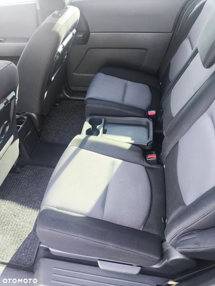 Mazda 5 - 8