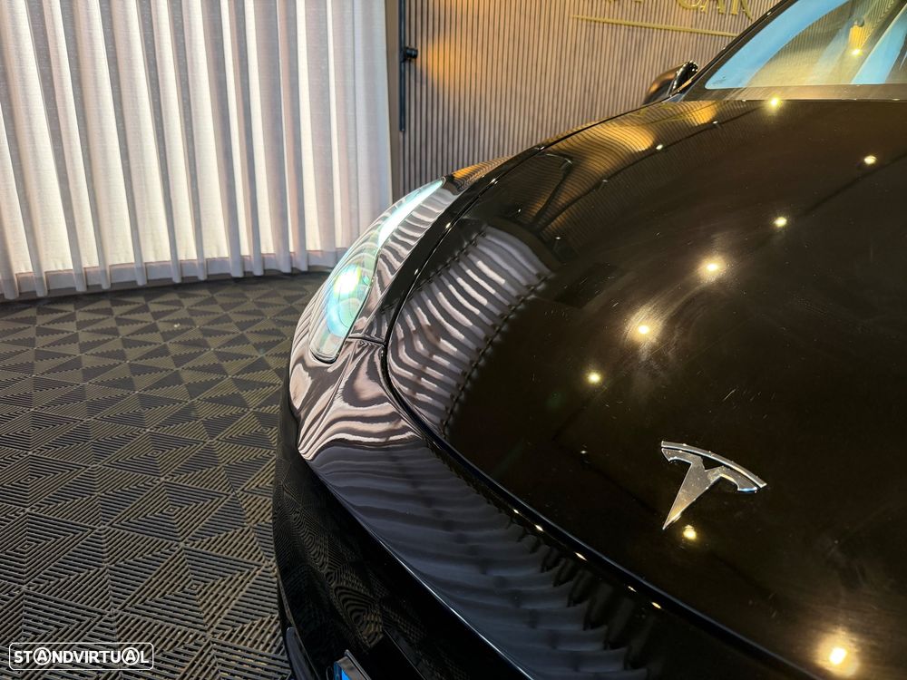 Tesla Model Y Performance Dual Motor AWD - 12