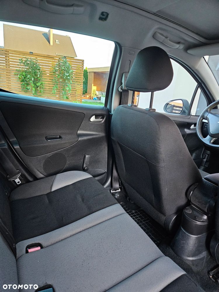 Peugeot 207 1.4 - 14