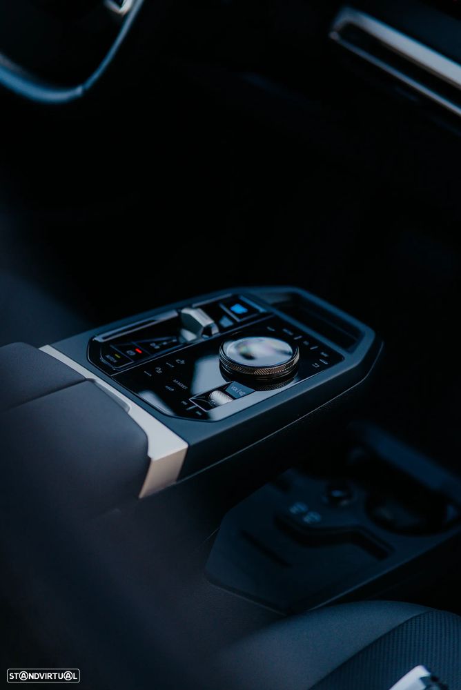 BMW iX xDrive40 - 14