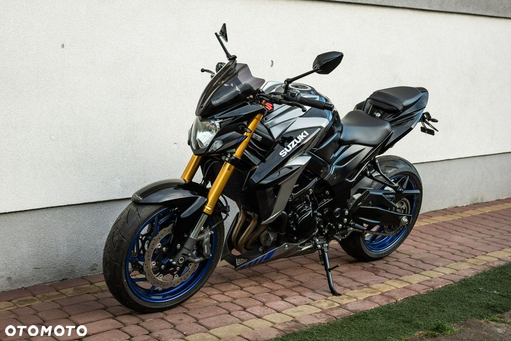 Suzuki GSX - 7