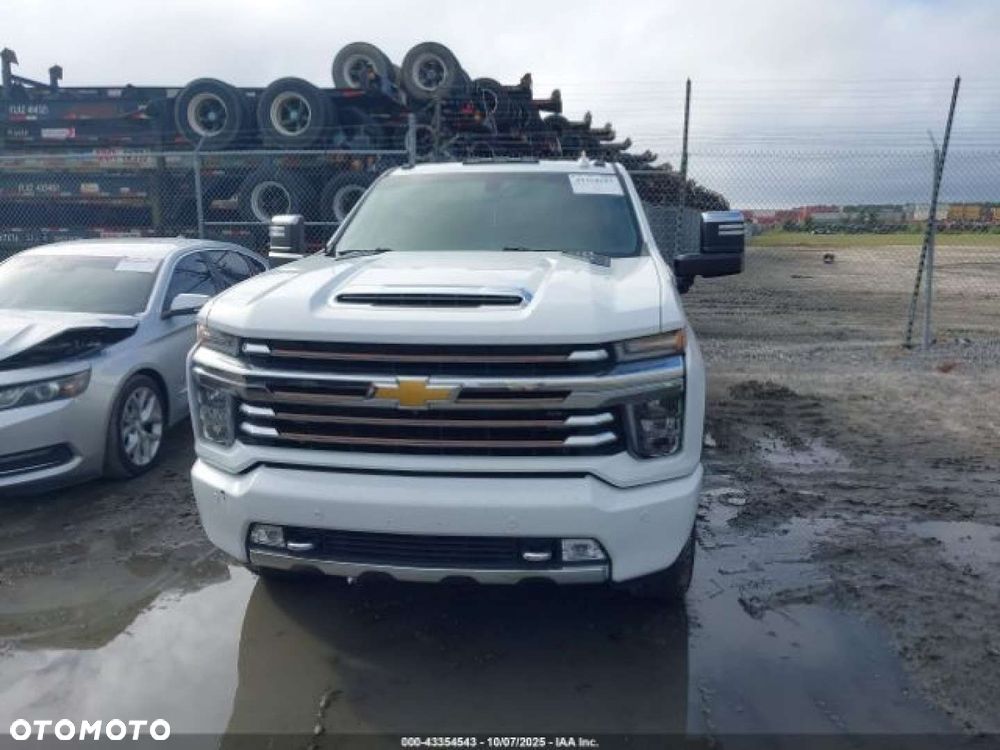 Chevrolet Silverado - 2