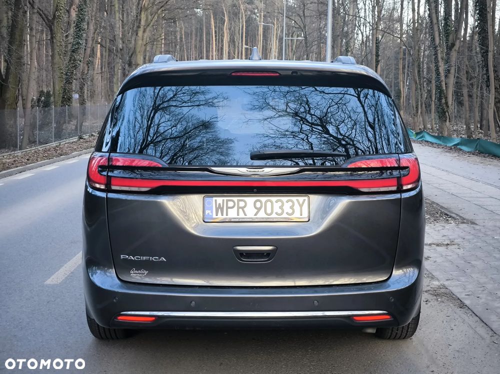 Chrysler Pacifica - 4