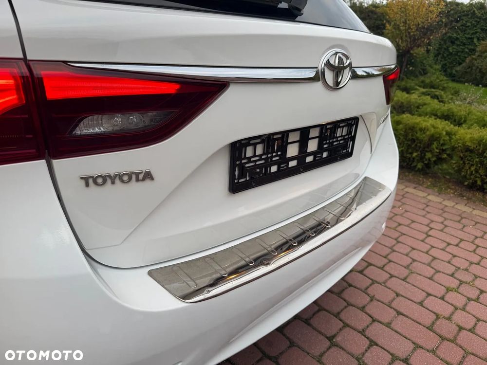 Toyota Avensis 2.0 D-4D Premium - 19