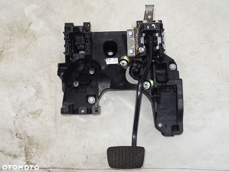 PŁYTA POD PEDAŁY OPEL INSIGNIA EUROPA przekładka do anglika - 1