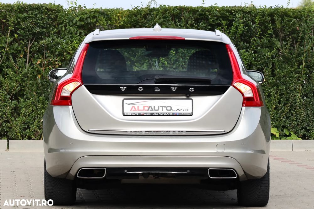 Volvo V60 D6 Plug-In-Hybrid AWD Geartronic Momentum - 38