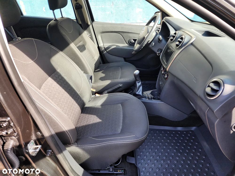 Dacia Logan TCe 90 Prestige - 25