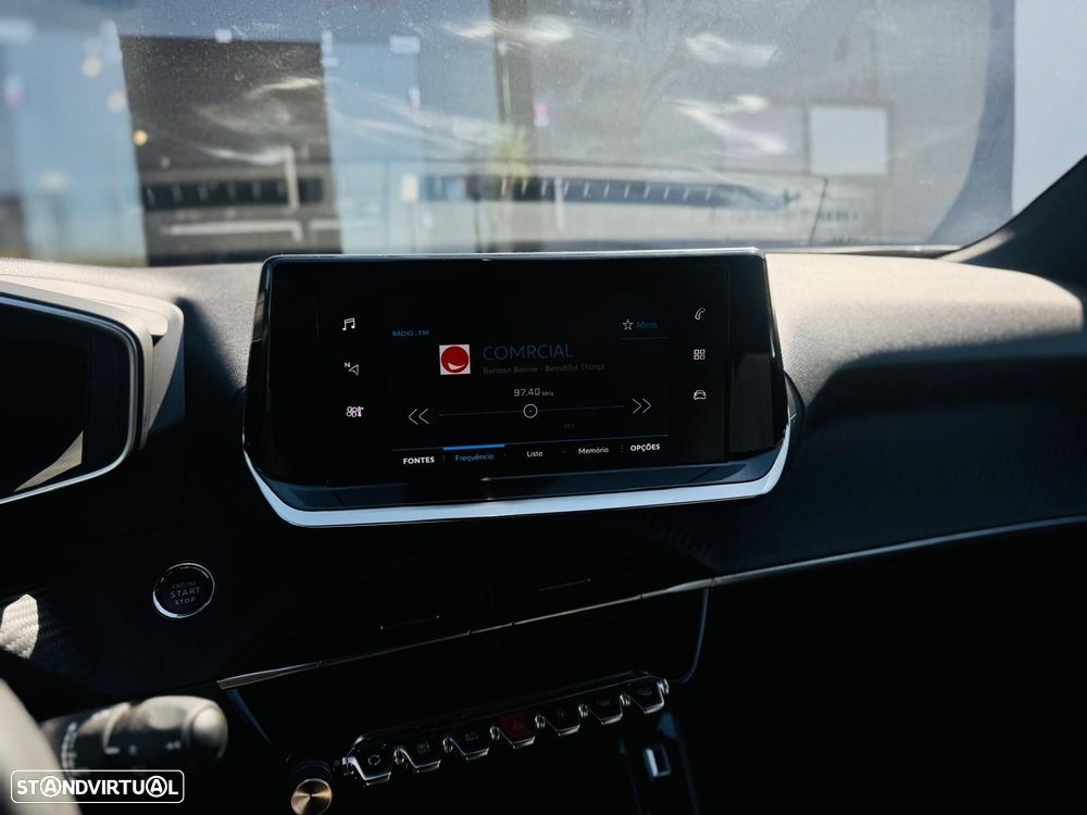 Peugeot 2008 1.2 PureTech Allure Pack EAT8 - 22