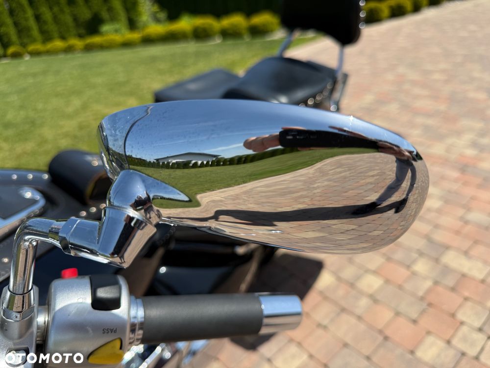 Suzuki Boulevard - 4