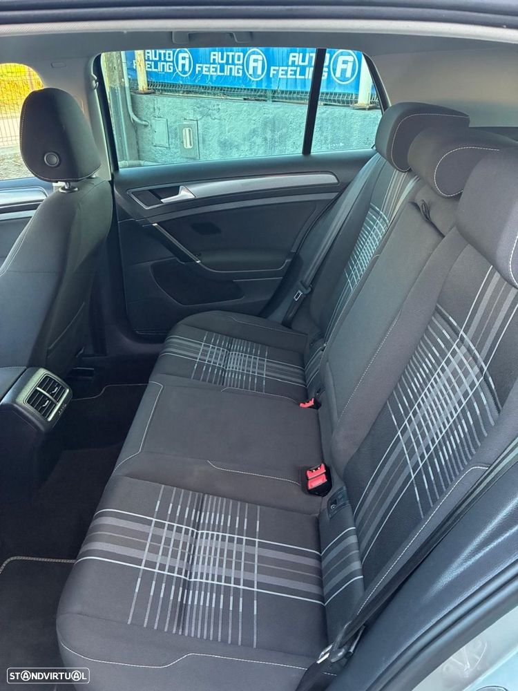 VW Golf 1.6 TDi BlueMotion Trendline - 16