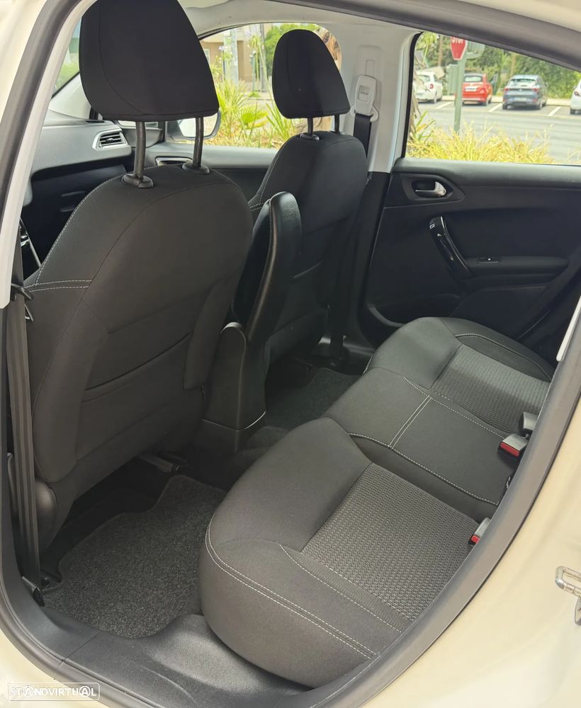 Peugeot 208 1.6 BlueHDi Allure - 17